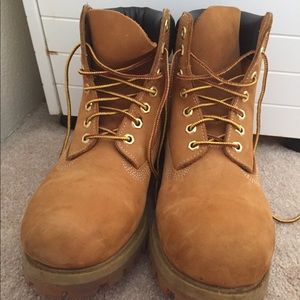 Classic Timberland Boots (Men’s 9)